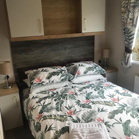Hotel Flamingo Land Private Caravan - No 8 Cedarwood Kirby Misperton Exterior foto