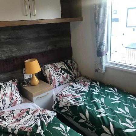 Hotel Flamingo Land Private Caravan - No 8 Cedarwood Kirby Misperton Exterior foto