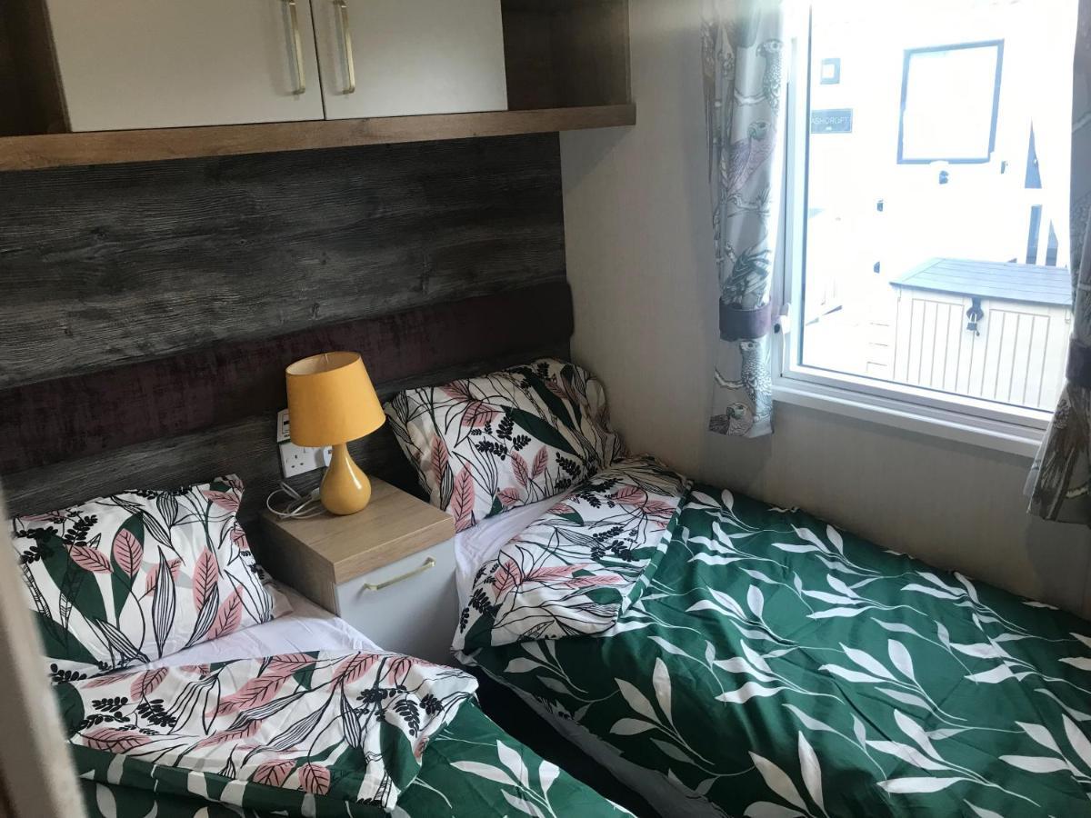 Hotel Flamingo Land Private Caravan - No 8 Cedarwood Kirby Misperton Exterior foto