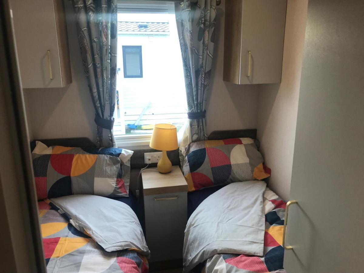 Hotel Flamingo Land Private Caravan - No 8 Cedarwood Kirby Misperton Exterior foto