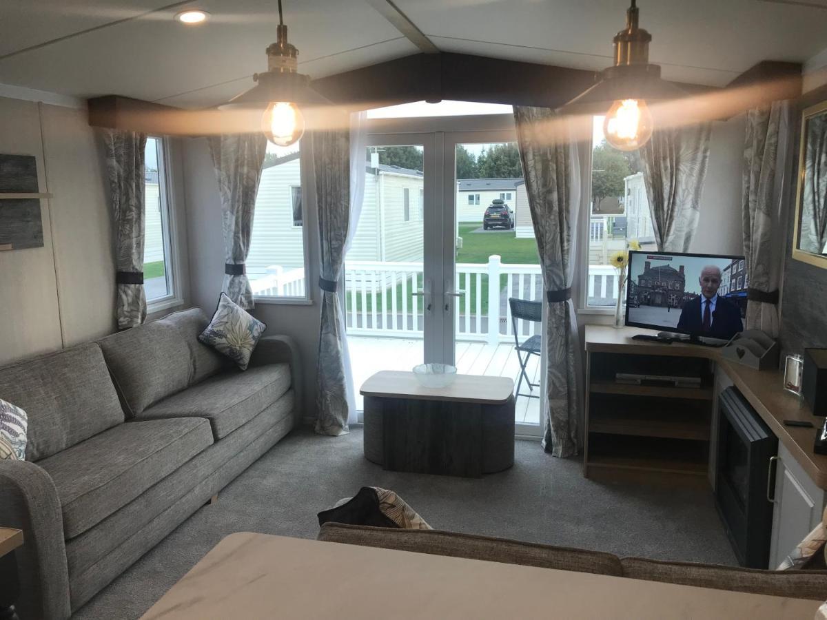 Hotel Flamingo Land Private Caravan - No 8 Cedarwood Kirby Misperton Exterior foto